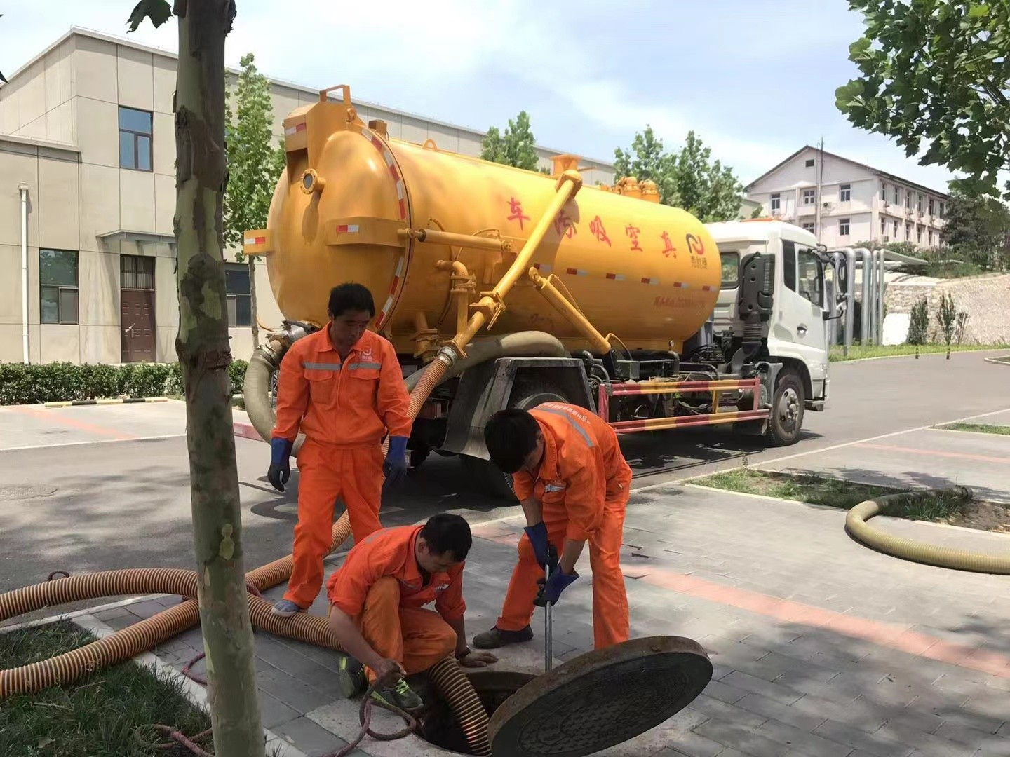 云城化粪池清理与5-8吨吸粪车施工效率分析